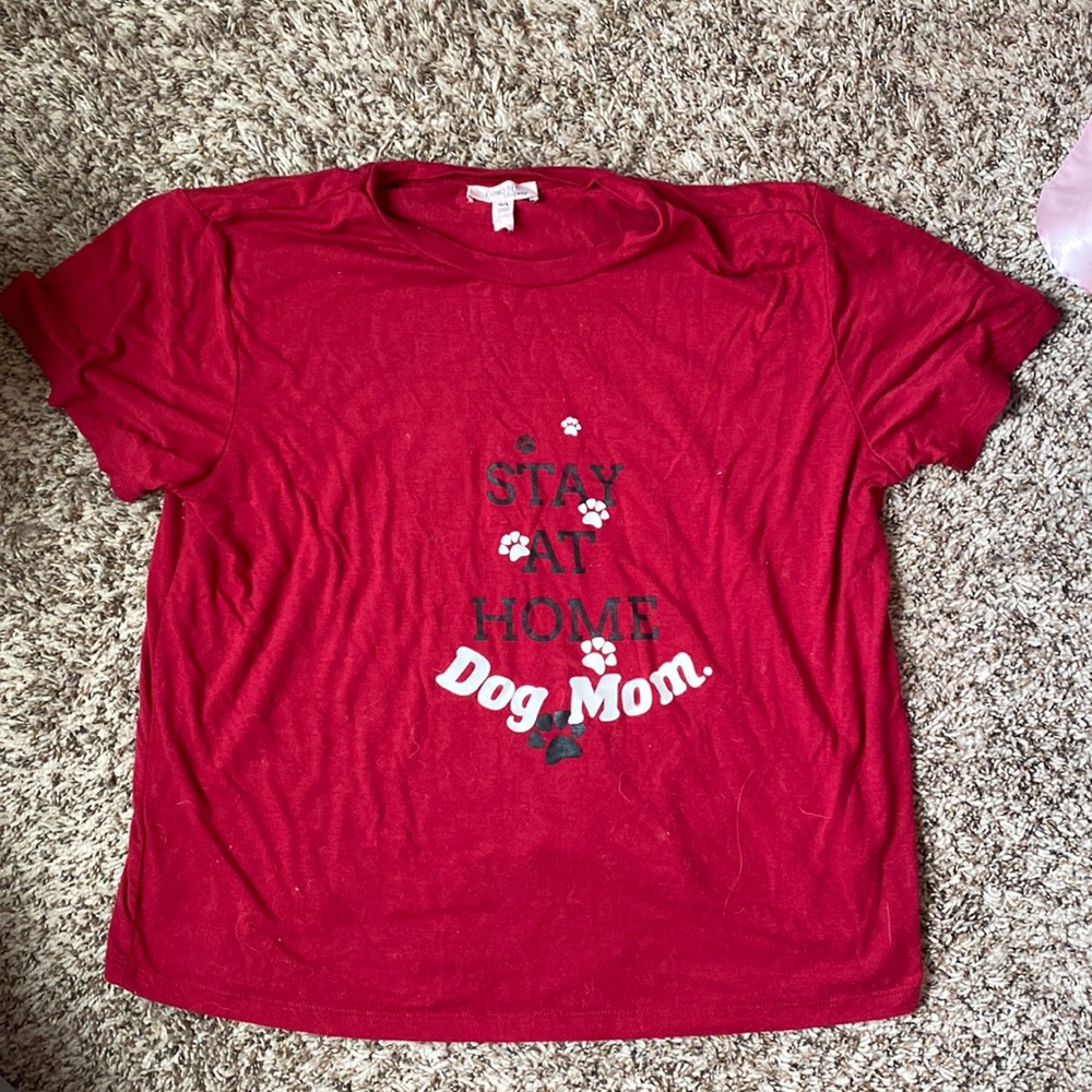 Cute “stay at home dog mom” sleep shirt.